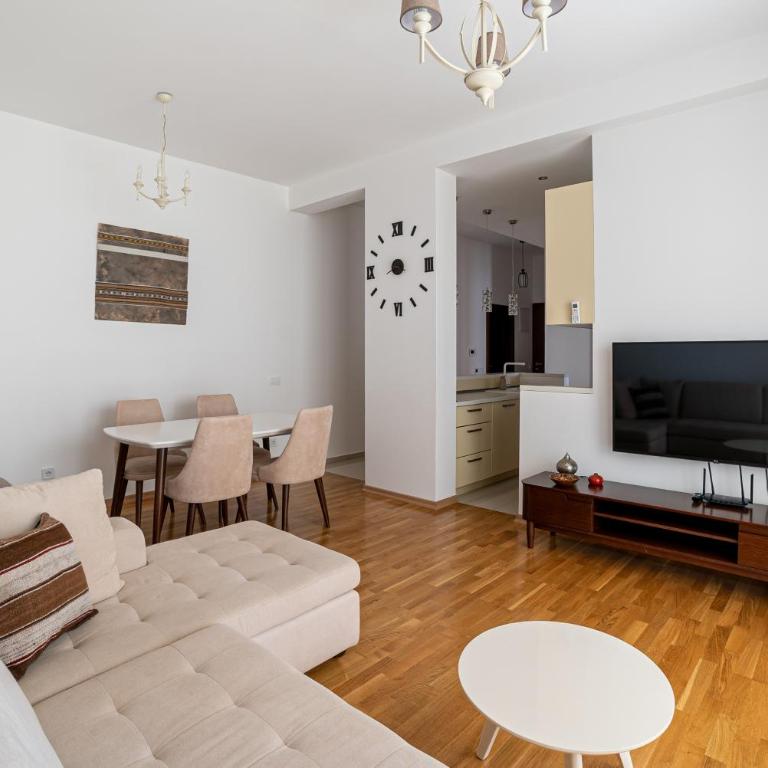 The Royal Summer & Spa - Two-Bedroom Apartment with Pool View - 11