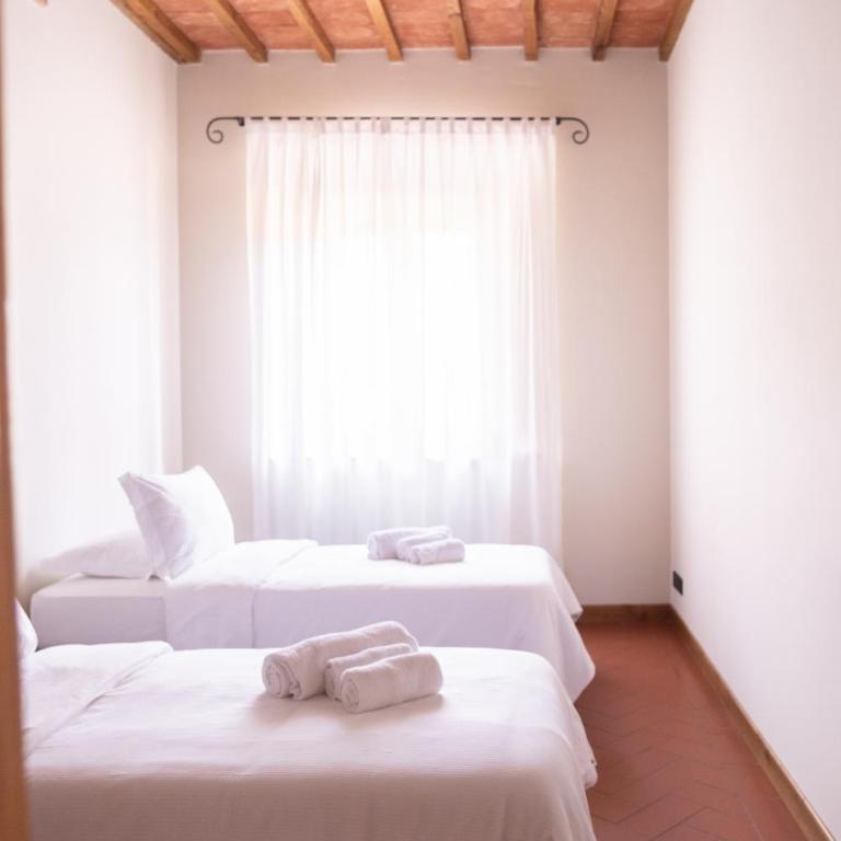 Podere Fignano, holiday home - apartments renovated 2024 - new swimming pool - Appartamento con Terrazza - 11