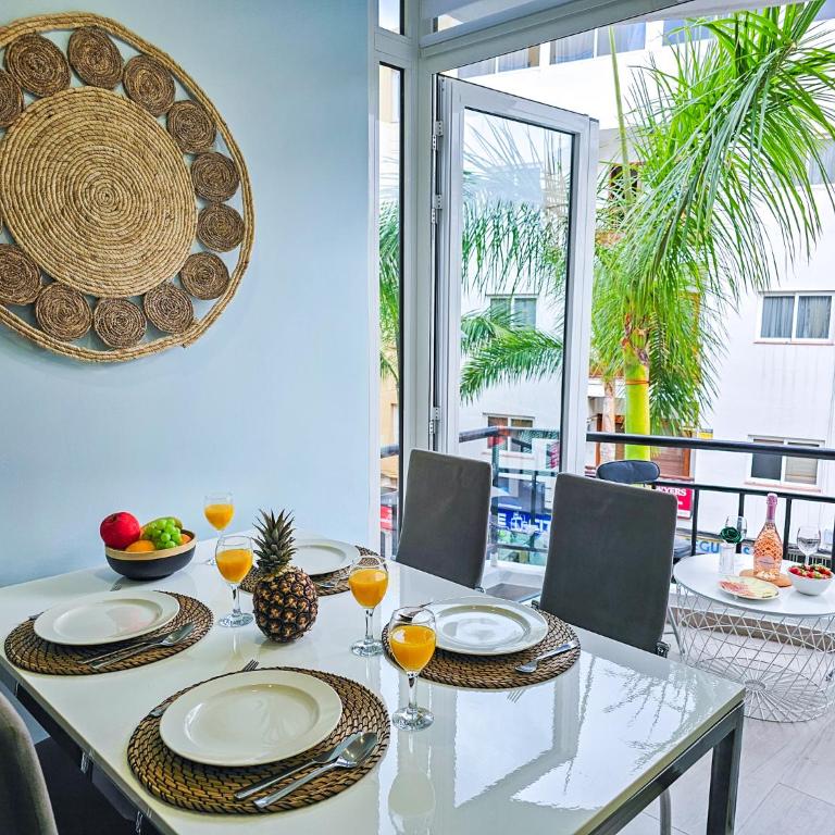 Palms2Beach appartement - 200m van strand met airco en WiFi - Apartamento de 2 dormitorios con balcón - 3