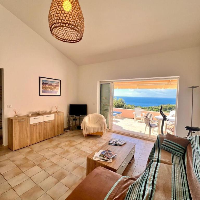 Logement A Nepita splendide vue mer avec piscine - Maison 2 Chambres - 50