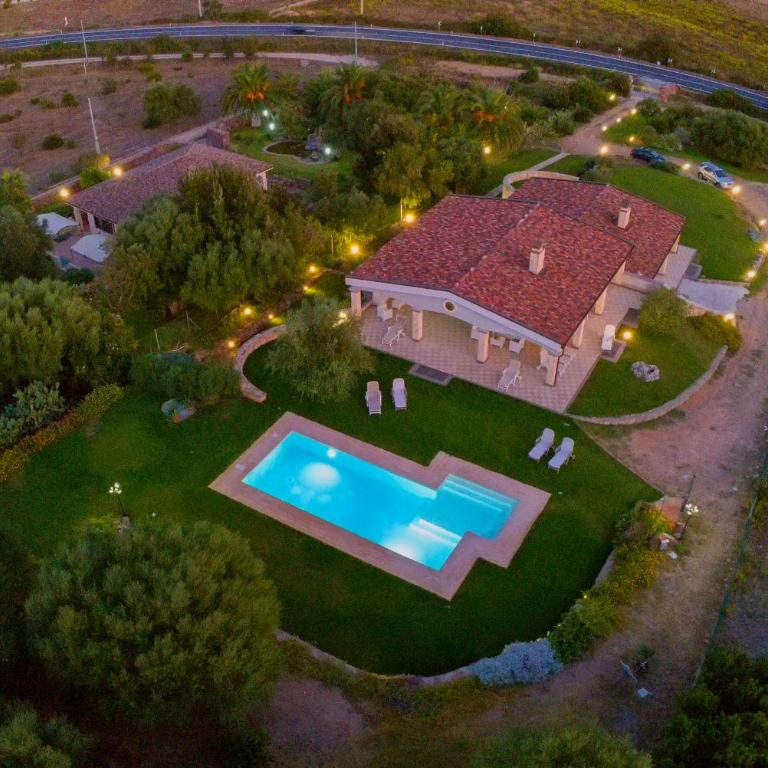 Villa Janas Luxury Villa surrounded by large park, swimming pool, parking and Wifi - Villa con Piscina Privata - 8