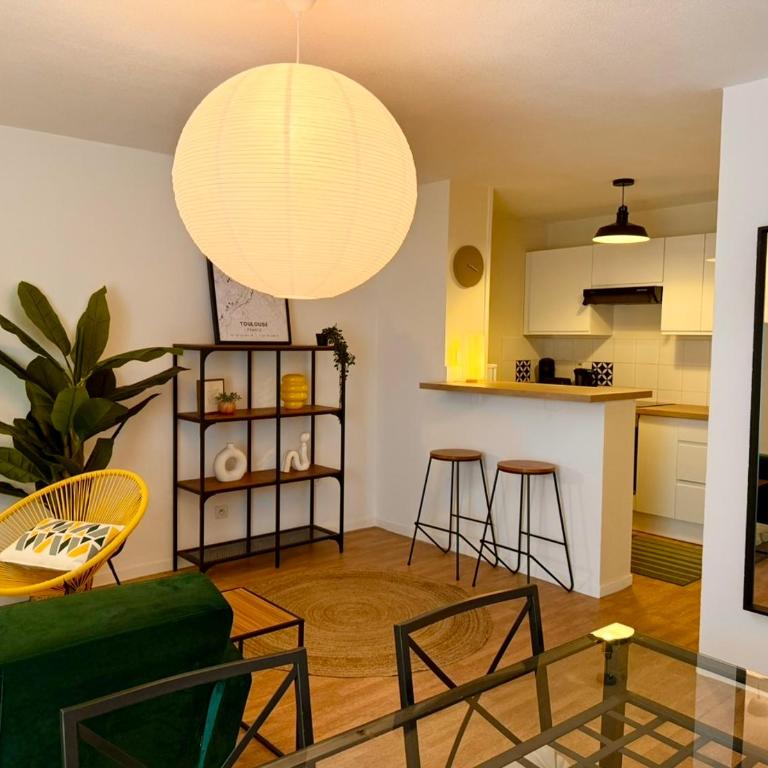 Appartement calme Borderouge - 2 pers - Wi-Fi haut débit, parking privé, métro et commerces à 5 mn - Idéal séjour pro ou détente à Toulouse - One-Bedroom Apartment - 6