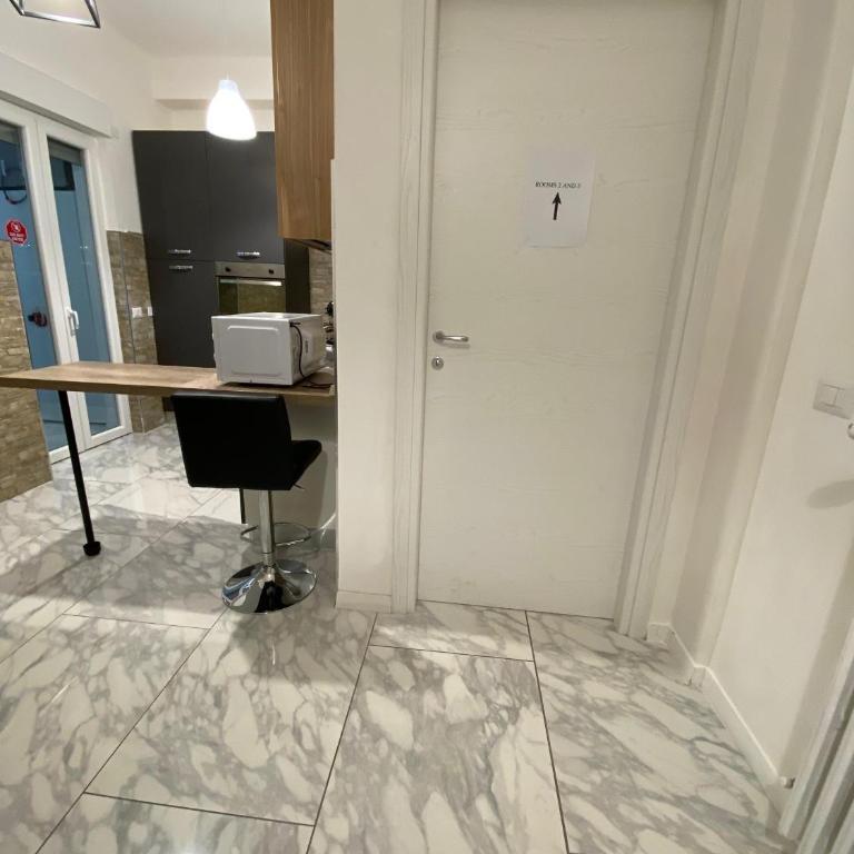 Ennio Rooms - Two-Bedroom Suite - 22