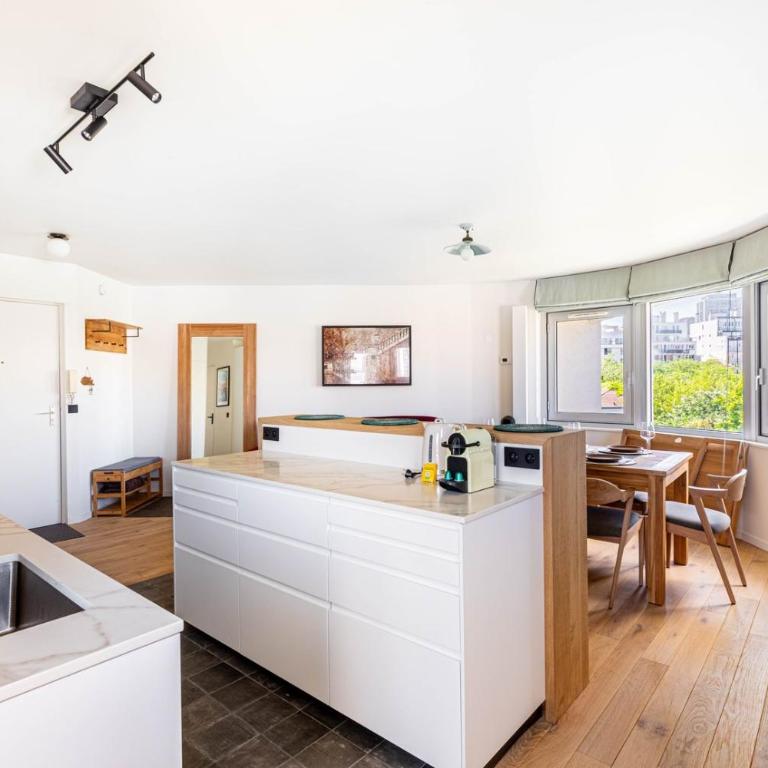 GuestReady - Sunny Chic Retreat with Balcony - One-Bedroom Apartment - 5