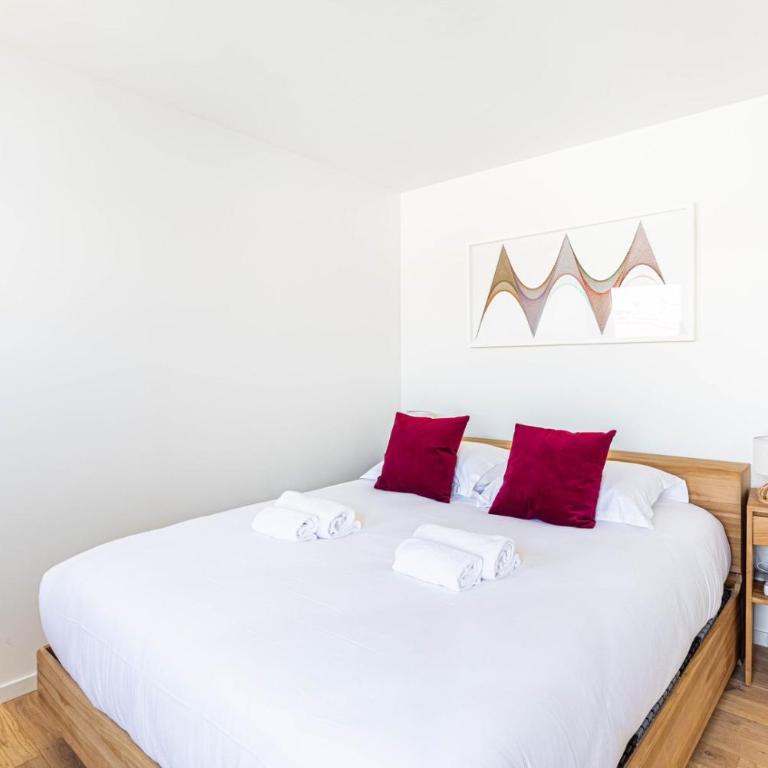 GuestReady - Sunny Chic Retreat with Balcony - One-Bedroom Apartment - 7