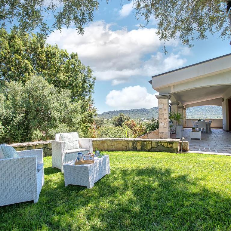Villa Janas Luxury Villa surrounded by large park, swimming pool, parking and Wifi - Villa con Piscina Privata - 14