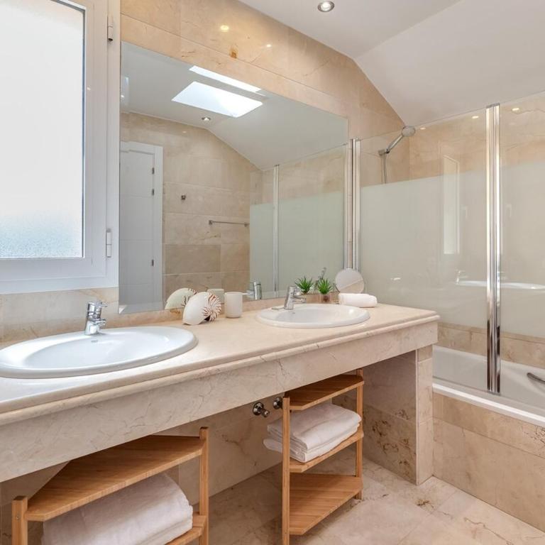 New spacious townhouse in Marbella - Apartment - 17