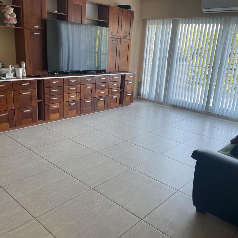 Departamento frente al hipódromo de san Isidro - Apartamento de 2 dormitorios - 9