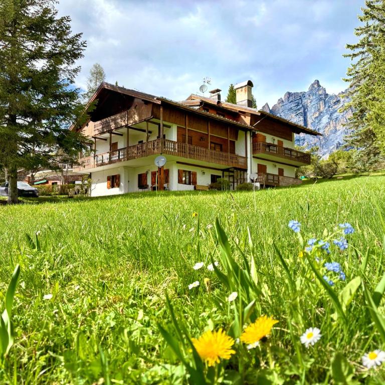 Exclusive Central Chalet, 5 min Sky Slopes, Garage - Appartamento con 3 Camere da Letto - 2