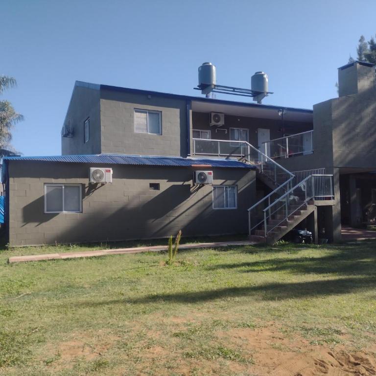 Cabañas y Bungalow " La Comarca" - Casa - 2