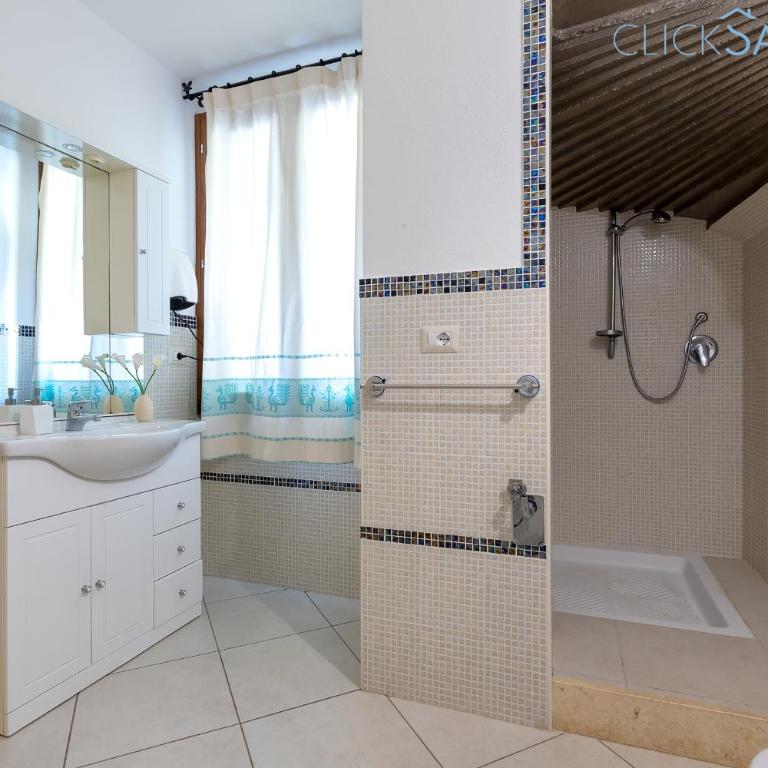 Villa Janas Luxury Villa surrounded by large park, swimming pool, parking and Wifi - Villa con Piscina Privata - 25