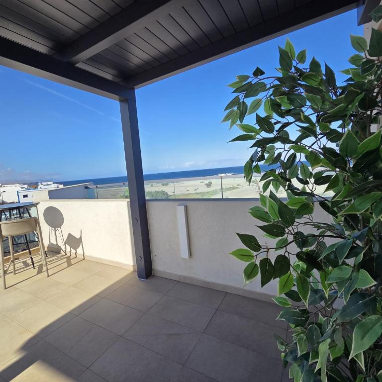 Terraza privada, vistas al mar y piscina comunitaria - Apartamento de 1 dormitorio - 25