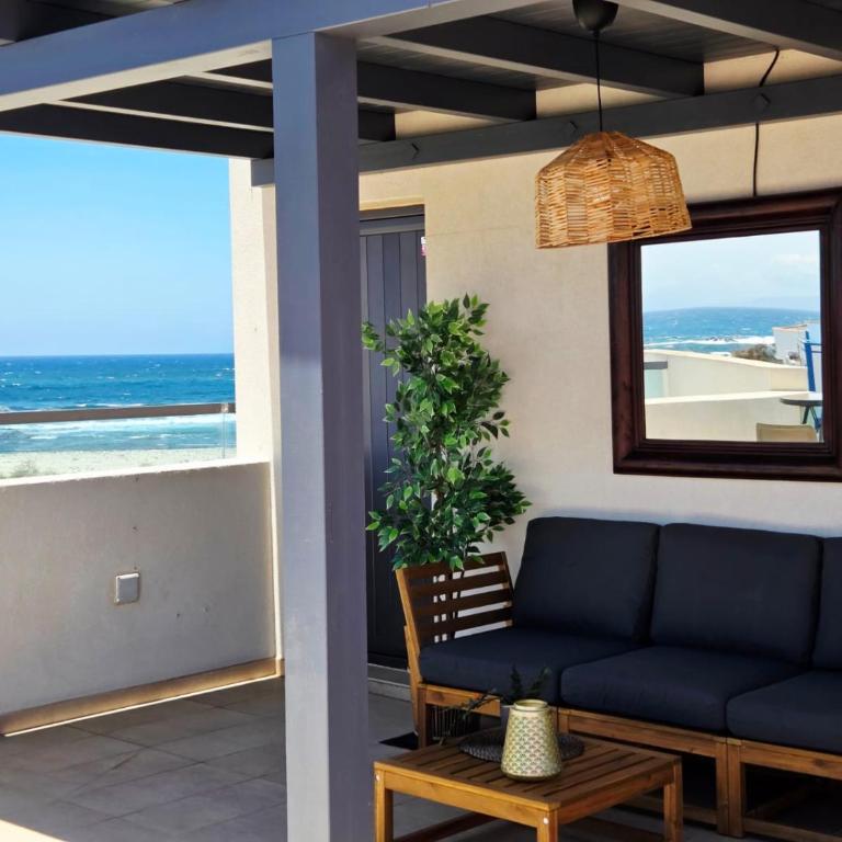 Terraza privada, vistas al mar y piscina comunitaria - Apartamento de 1 dormitorio - 26