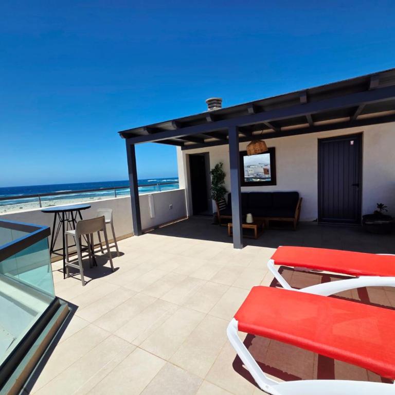 Terraza privada, vistas al mar y piscina comunitaria - Apartamento de 1 dormitorio - 35