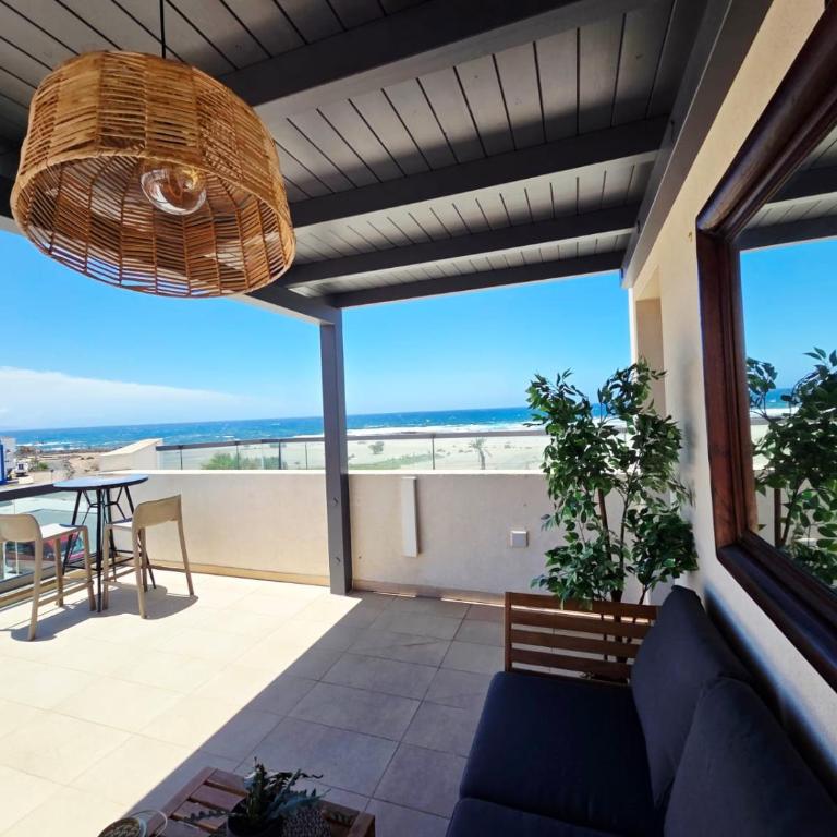 Terraza privada, vistas al mar y piscina comunitaria - Apartamento de 1 dormitorio - 1