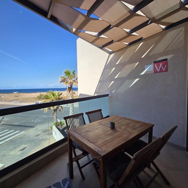 Terraza privada, vistas al mar y piscina comunitaria - Apartamento de 1 dormitorio - 14