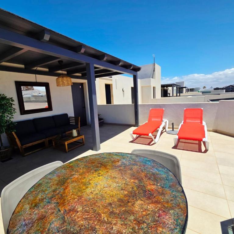 Terraza privada, vistas al mar y piscina comunitaria - Apartamento de 1 dormitorio - 63