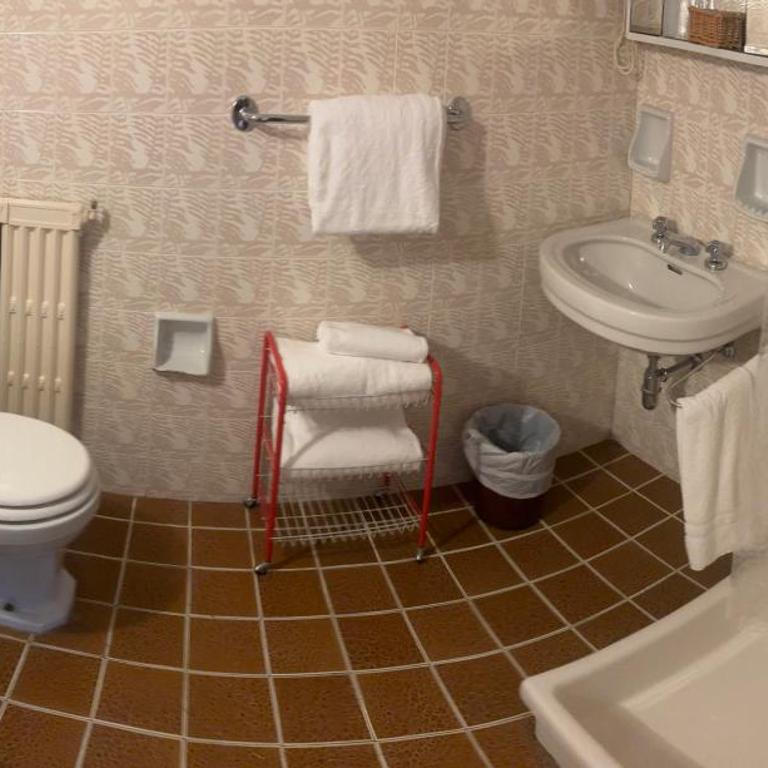 Casa Vacanza - Casa del Padre Nascimbeni - Camera Tripla con Bagno Privato Esterno - 2