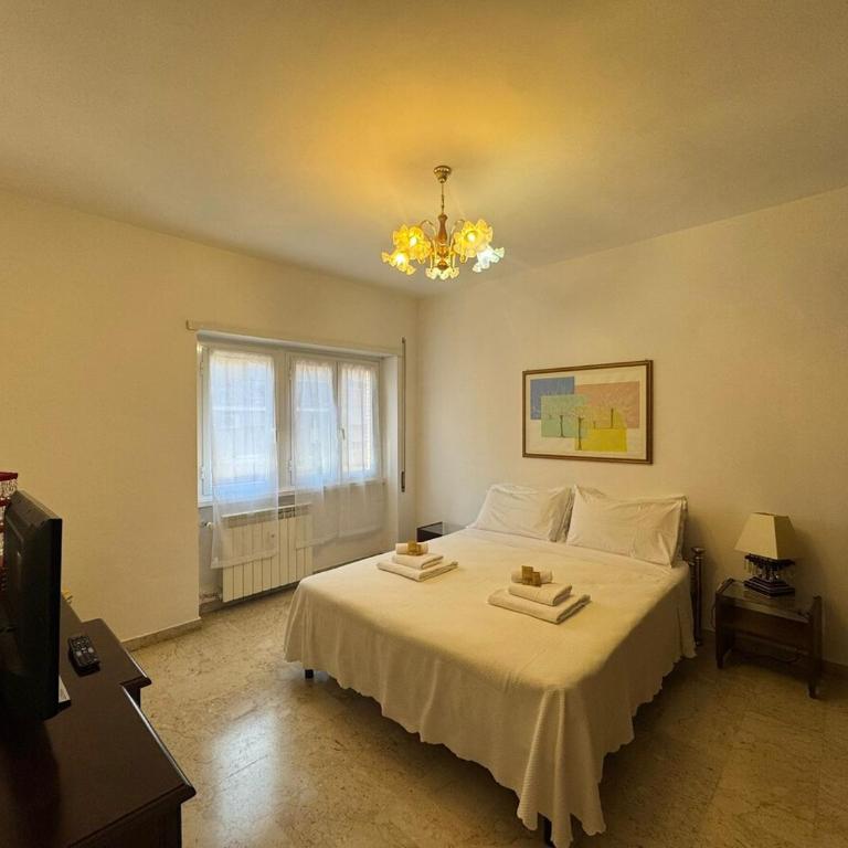 Rome in Retro Style - Appartamento con 2 Camere da Letto - 18