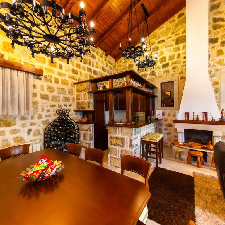 Blake's Villa - Two-Bedroom Villa - 15