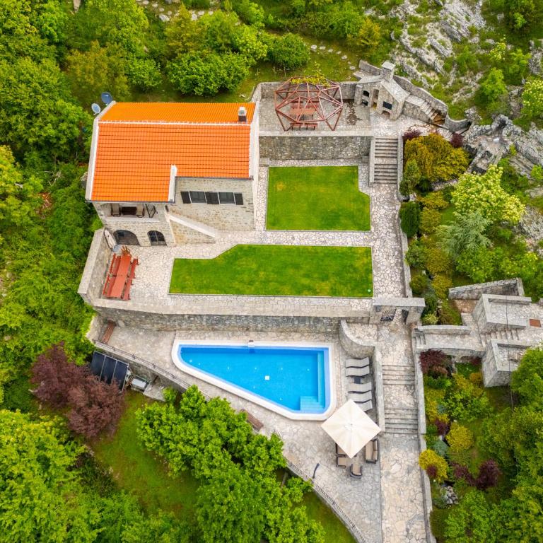 Blake's Villa - Two-Bedroom Villa - 1