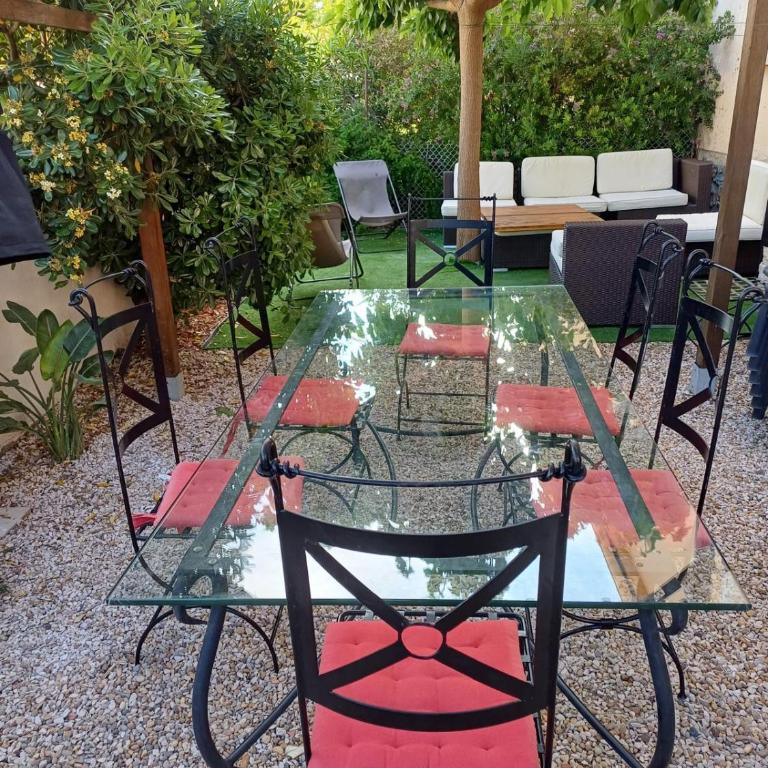 T3 Rez de jardin SANARY CENTRE - Apartment mit 2 Schlafzimmern - 1