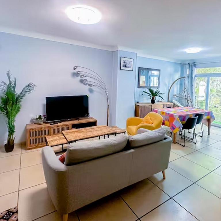 La ContrEscarpe - 4 couchages - Cour PRiVÉE - Secteur GARE CENTRE - Two-Bedroom Apartment - 1