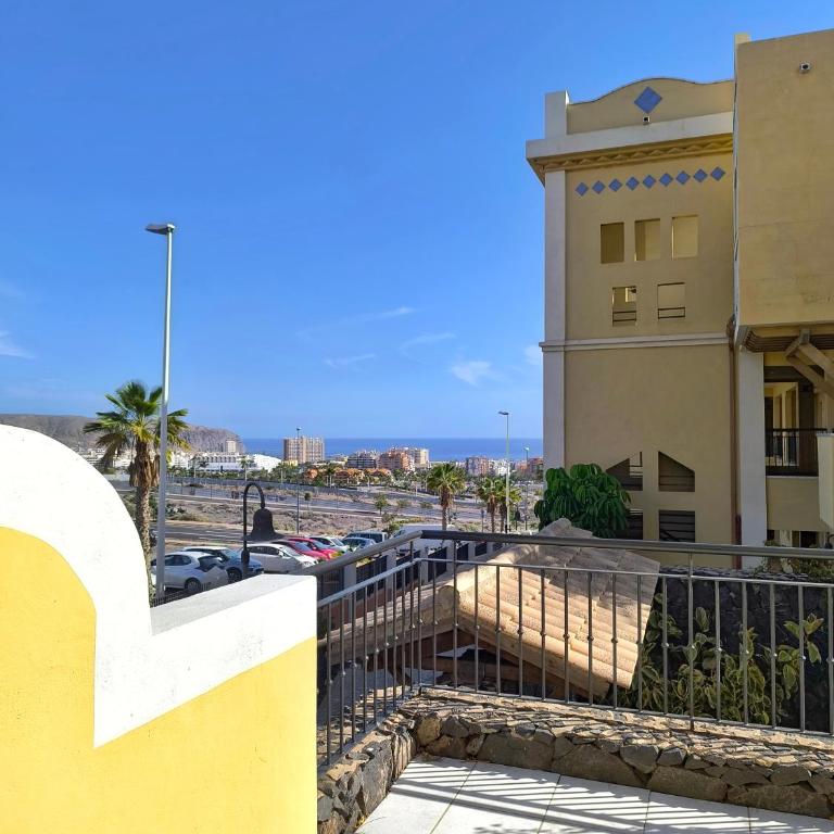 EMILIA - Los Cristianos, heated pool, spacious terrace, fibre net, tv channels - Two-Bedroom Apartment - 8