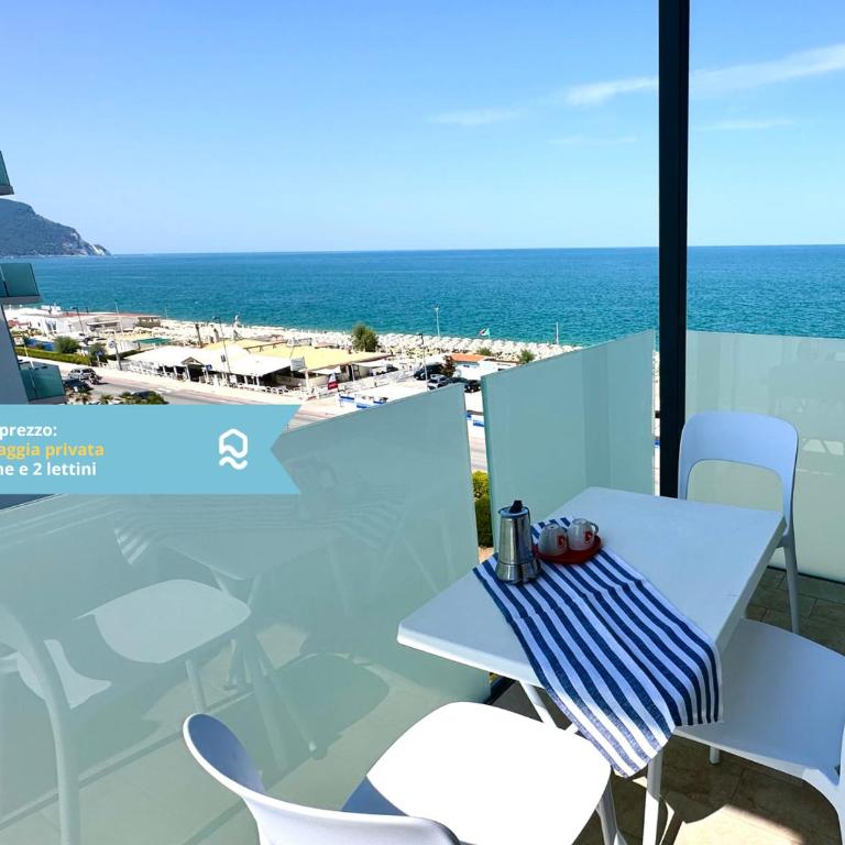 M413 - Marcelli, quadrilocale fronte mare con vista e spiaggia privata - Appartamento con 3 Camere da Letto e Vista Mare - 2