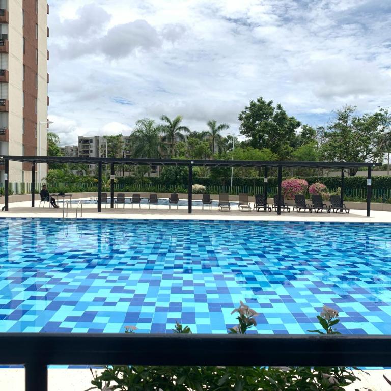 Amplio apartamento en Ricaurte - Three-Bedroom Apartment - 1