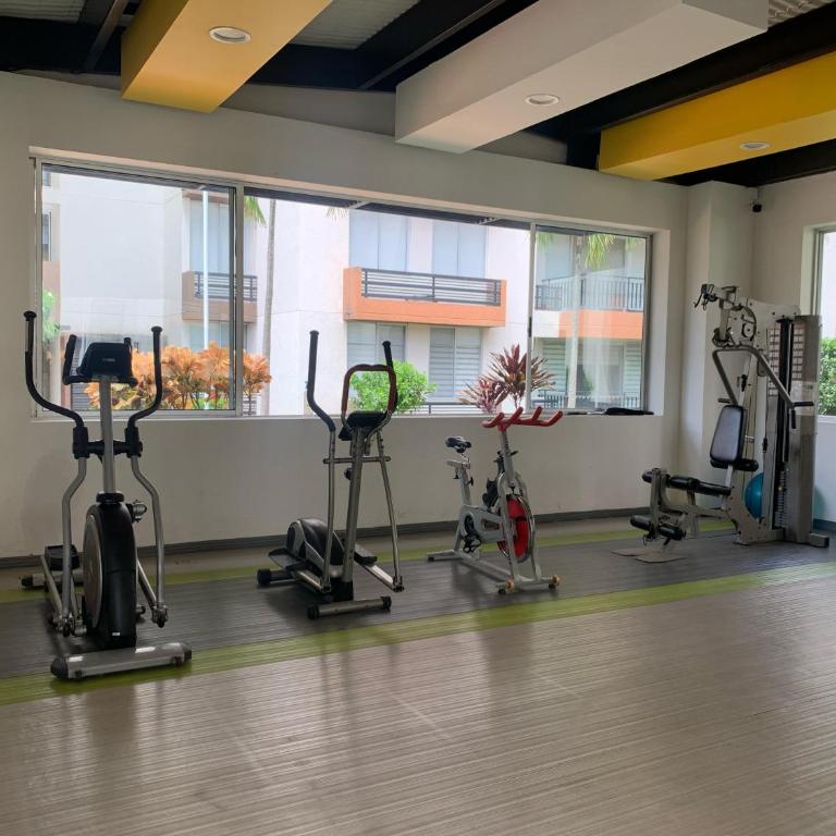 Amplio apartamento en Ricaurte - Three-Bedroom Apartment - 13