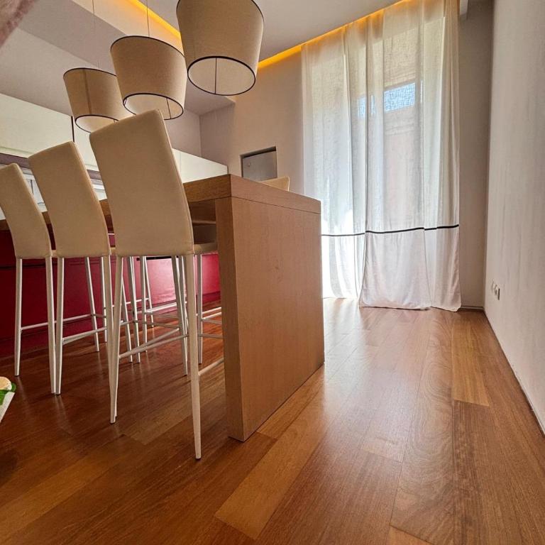 Apple House - Appartamento con 2 Camere da Letto e Balcone - 9