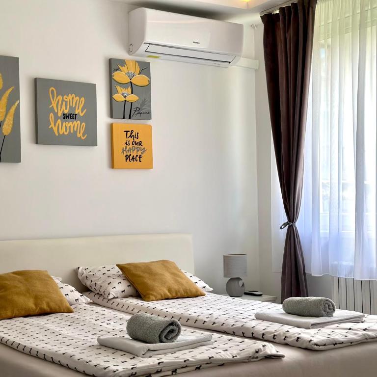 GreyLux Heart of OldTown Sarajevo - Studio Apartment - 1