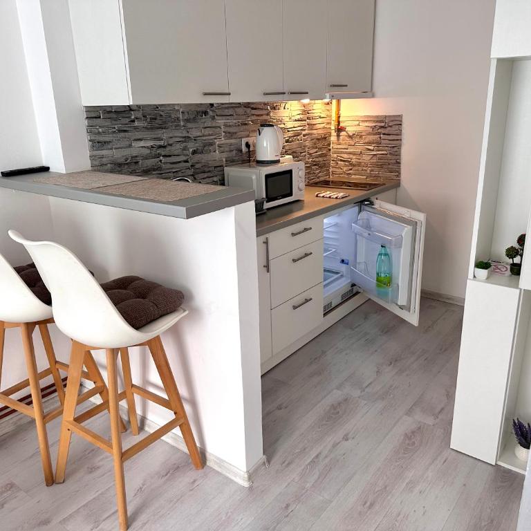 GreyLux Heart of OldTown Sarajevo - Studio Apartment - 19