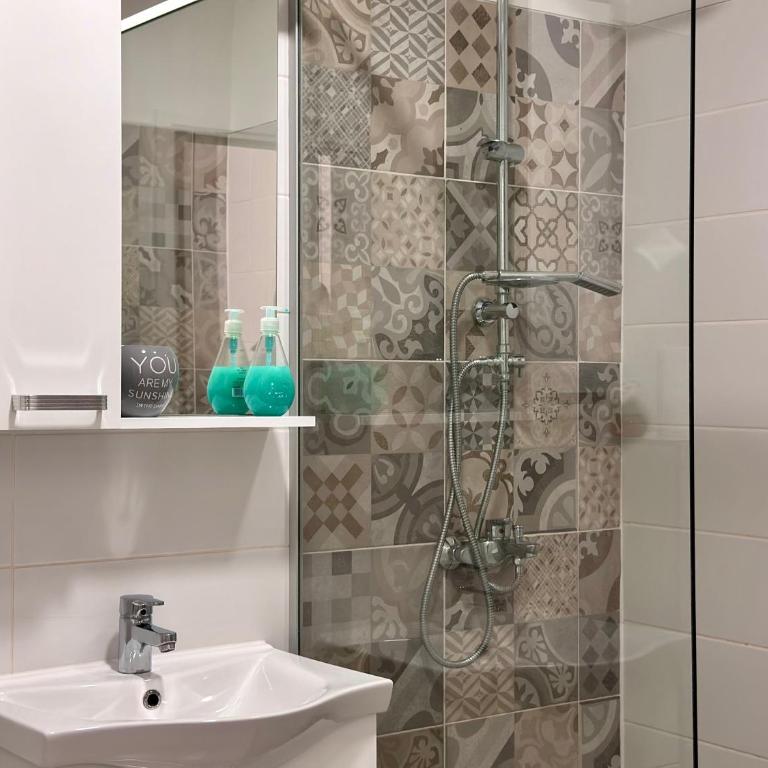 GreyLux Heart of OldTown Sarajevo - Studio Apartment - 26