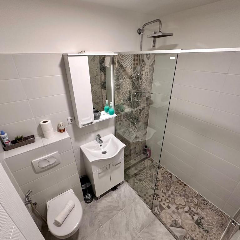 GreyLux Heart of OldTown Sarajevo - Studio Apartment - 23