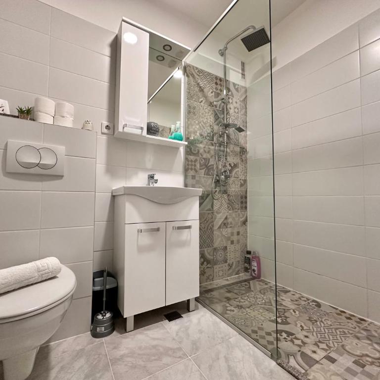 GreyLux Heart of OldTown Sarajevo - Studio Apartment - 24