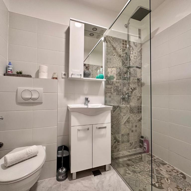 GreyLux Heart of OldTown Sarajevo - Studio Apartment - 22