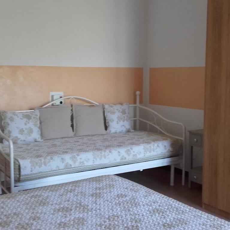 Casa Palmira - Appartamento con 2 Camere da Letto, Terrazza e Vista Lago - 34