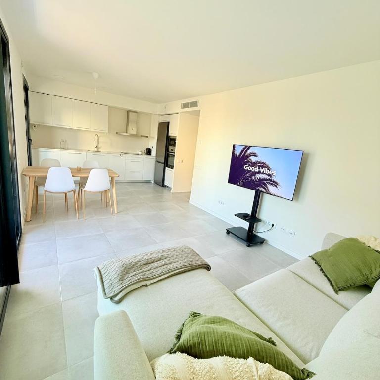 New and bright apartment, 2min from the beach - Apartamento de 2 dormitorios - 1