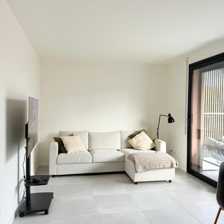 New and bright apartment, 2min from the beach - Apartamento de 2 dormitorios - 2