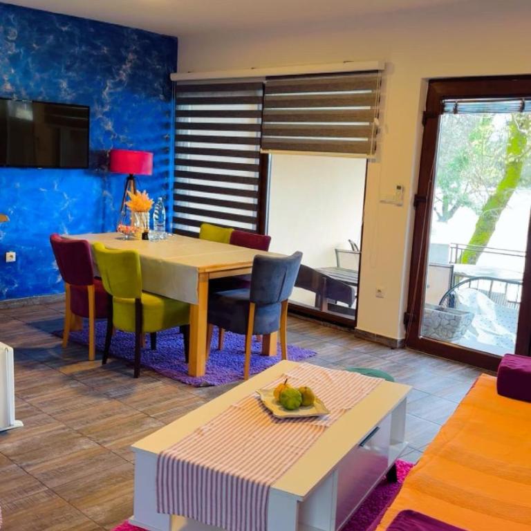 Apartment Vila Tara - Comfort One-Bedroom Apartment with Balcony and River View - 24