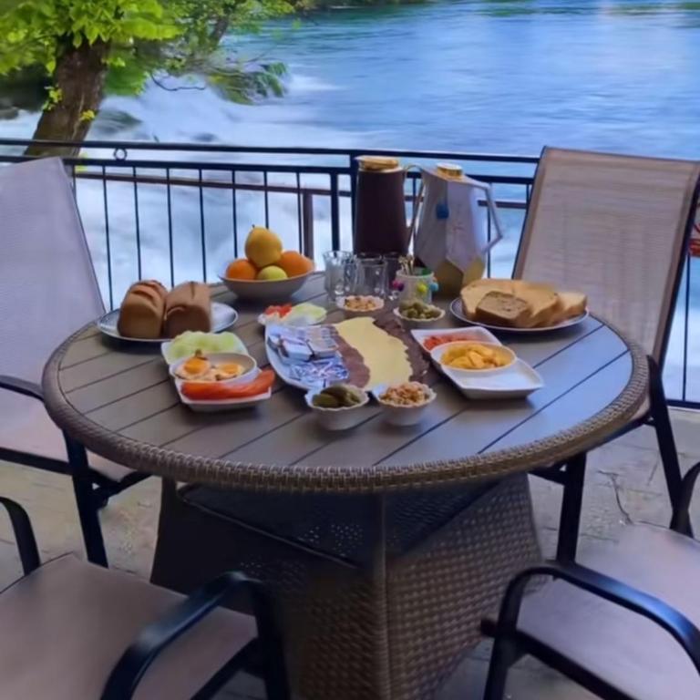 Apartment Vila Tara - Comfort One-Bedroom Apartment with Balcony and River View - 22