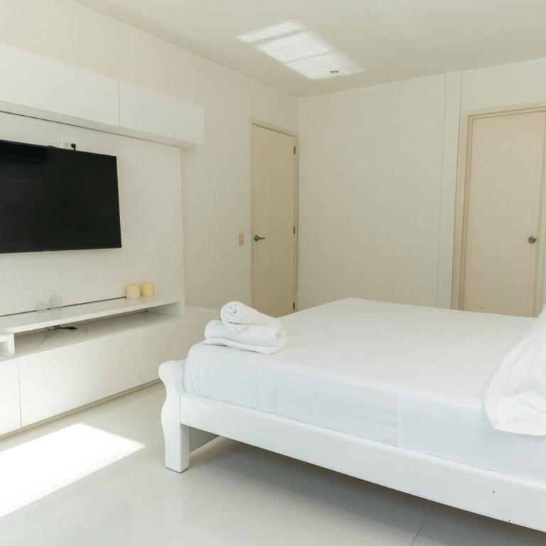 Spacious 2 bedroom beachfront apt Morros Vitri with balcony - Apartamento de 1 dormitorio - 7