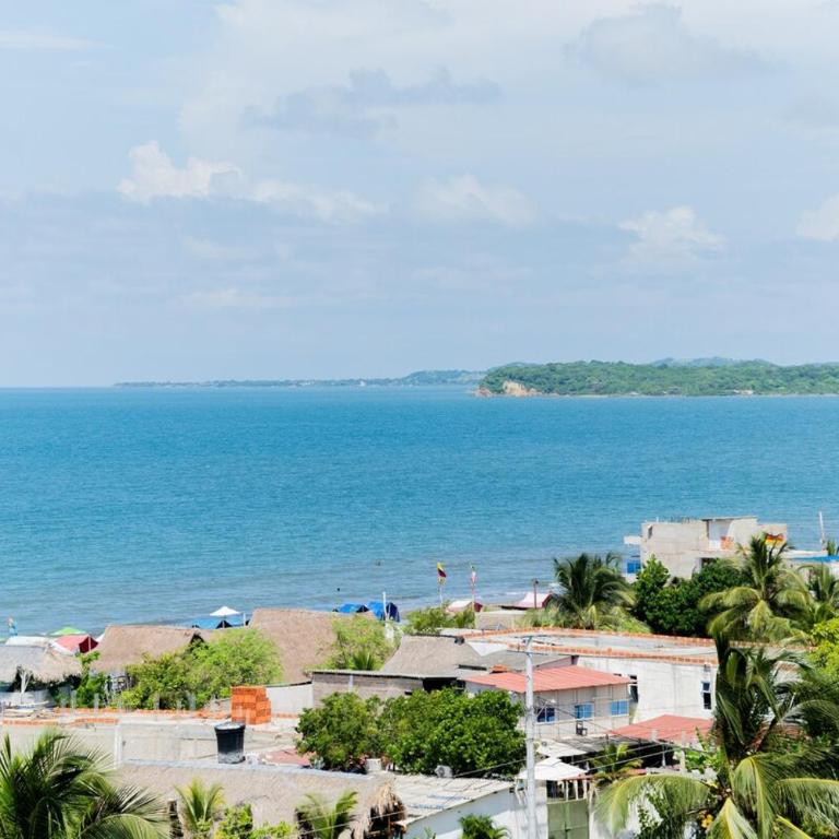 Spacious 2 bedroom beachfront apt Morros Vitri with balcony - Apartamento de 1 dormitorio - 8