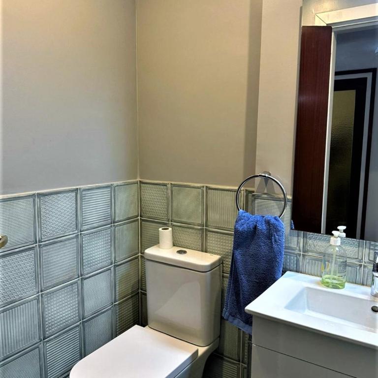 Acogedoras habitaciones Sepulveda - Quadruple Room with Shared Bathroom - 5