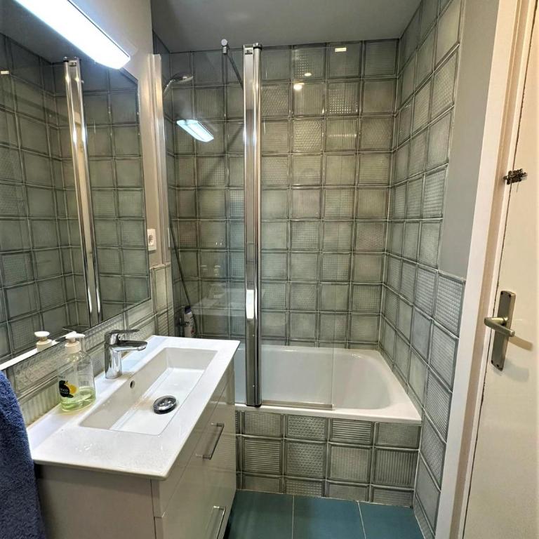 Acogedoras habitaciones Sepulveda - Quadruple Room with Shared Bathroom - 6