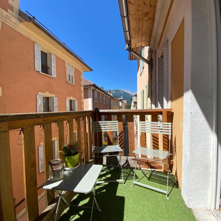 Duplex 60m2 vieux centre avec balcon - Maisonette-Apartment - 2