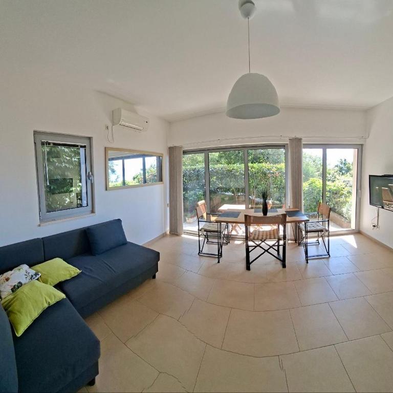 Acacia Hill olive tree apartment - One-Bedroom Apartment - 5