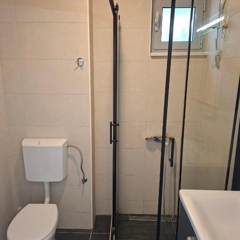 Acacia Hill olive tree apartment - One-Bedroom Apartment - 15